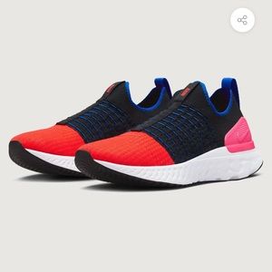 NIB Nike Women's React Phantom Run Flyknit 2 - Sz 6